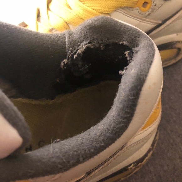 Nike Livestrong Edition Airmax Size 6.5 - Picture 5 of 6